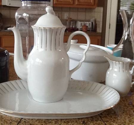 135 Coffee Pot & Lid