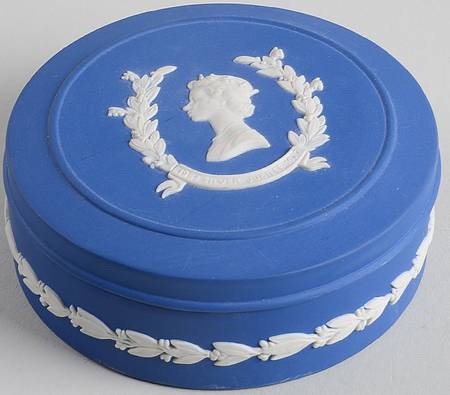 Queen Elizabeth on Royal Blue Jasperware 4" Round Box & Lid
