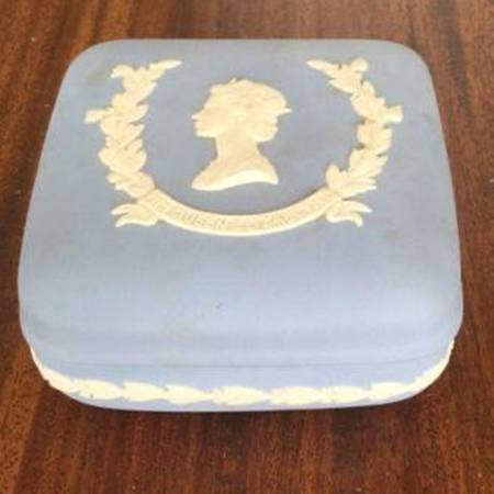Queen Elizabeth II on Lavender Jasperware Square Box with Lid