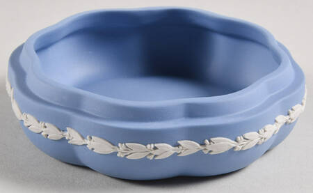 Queen Elizabeth II on Lavender Jasperware Large Scalloped Candy Box-No Lid