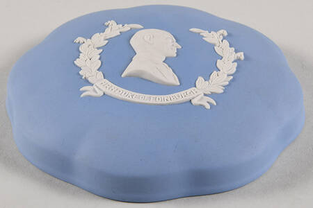 Queen Elizabeth II on Lavender Jasperware Lid for Large Scalloped Candy Box