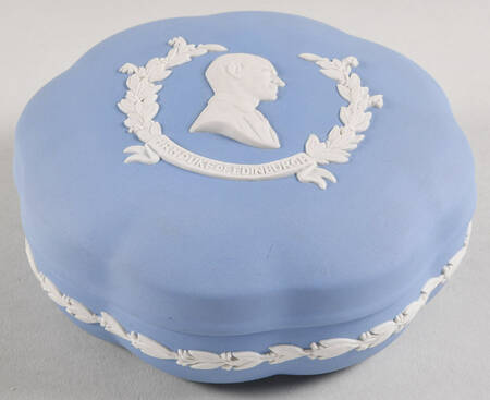 Queen Elizabeth II on Lavender Jasperware Large Scalloped Candy Box & Lid