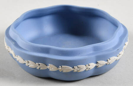 Queen Elizabeth II on Lavender Jasperware Large Scalloped Candy Box-No Lid