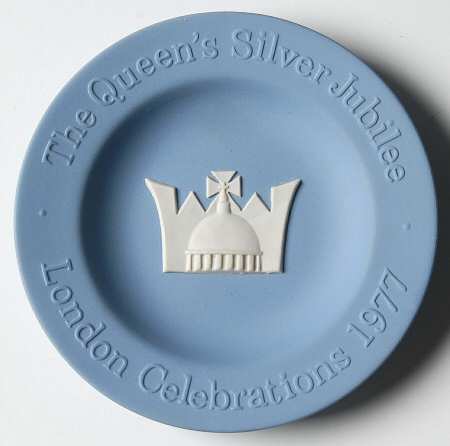 Queen Elizabeth II on Lavender Jasperware 4" Round Tray