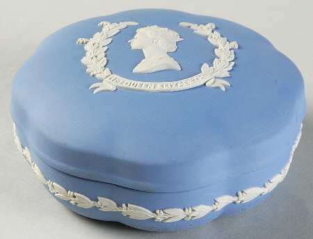 Queen Elizabeth II on Lavender Jasperware Large Scalloped Candy Box & Lid