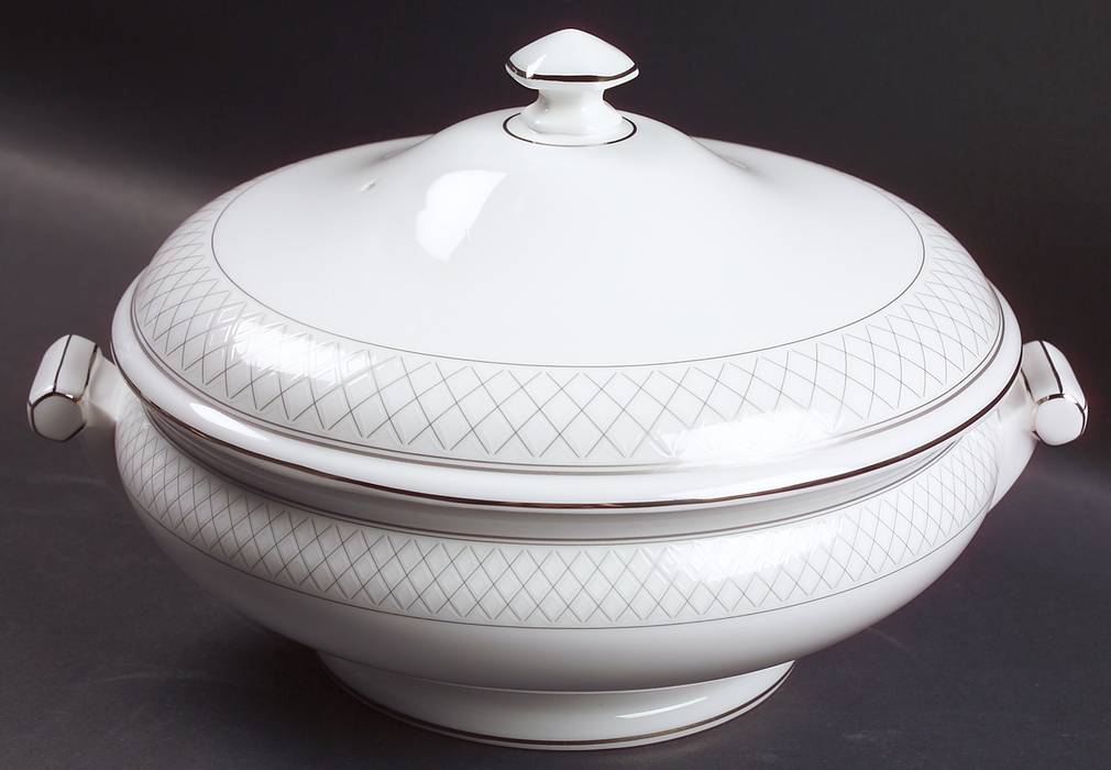 Crosshaven Platinum Round Covered Vegetable