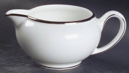 Sterling 146 Shape Creamer