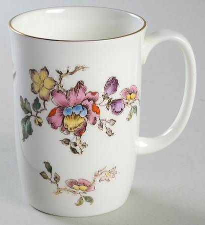 Swallow (No Design Edge, Gold Trim) Mug