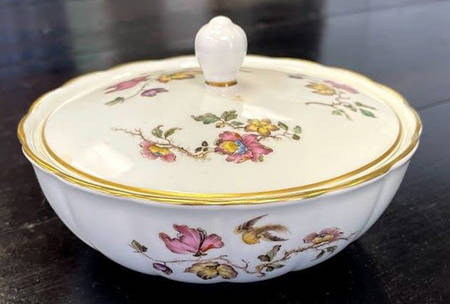 Swallow (No Design Edge, Gold Trim) Murray Dish with Lid