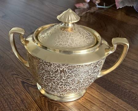 Doves, Roses and Daisies Sugar Bowl & Lid