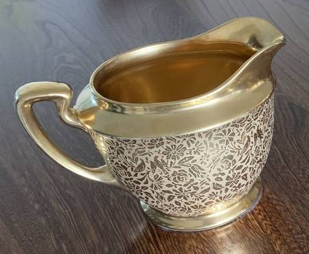 Doves, Roses and Daisies Creamer