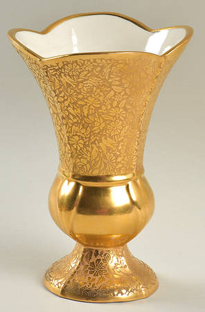 Doves, Roses and Daisies 6" Vase