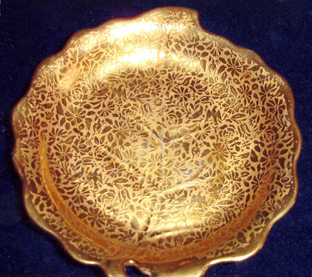 Doves, Roses and Daisies 5" Leaf Dish