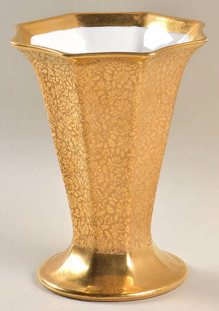 Doves, Roses and Daisies 6" Vase