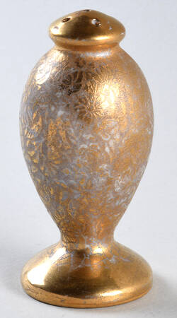 Doves, Roses and Daisies Pepper Shaker
