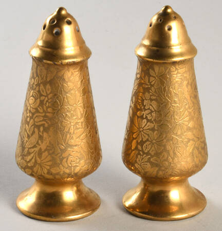 Doves, Roses and Daisies Salt & Pepper Set