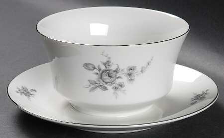 WIG317 Gravy Boat with Attached Underplate