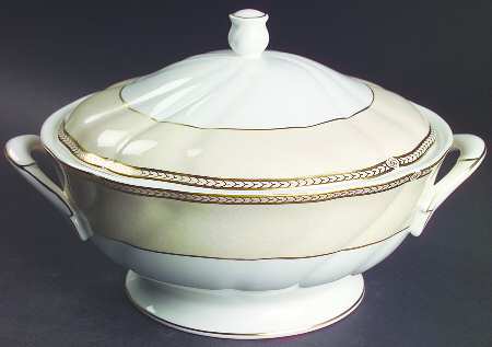 Crown Ivory Round Covered Vegetable