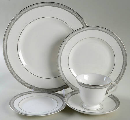 Carina Platinum 40 Piece Estate Set