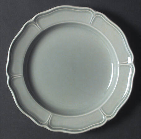 Queen's Plain Green by Wedgwood