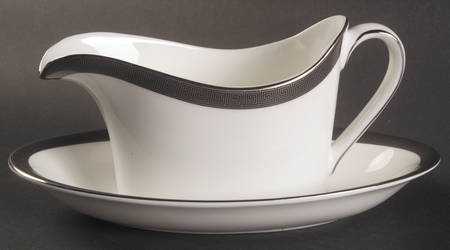 Metropolis Gravy Boat & Underplate