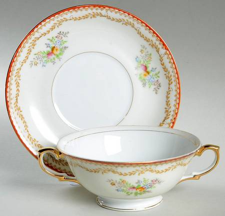 WEX5 Footed Cream Soup Bowl & Saucer Set