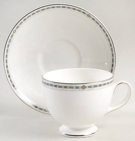 Guinevere Footed Cup & Saucer Set