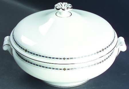 Guinevere Round Covered Vegetable