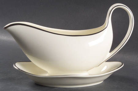 Majesty Platinum Gravy Boat & Underplate