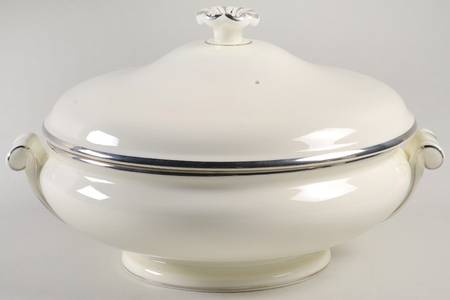 Majesty Platinum Round Covered Vegetable