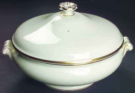 Majesty Gold Round Covered Vegetable