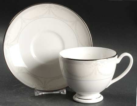 Malahide Footed Cup & Saucer Set