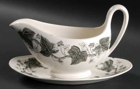 Napoleon Ivy Black Gravy Boat & Underplate (Relish/Butter)
