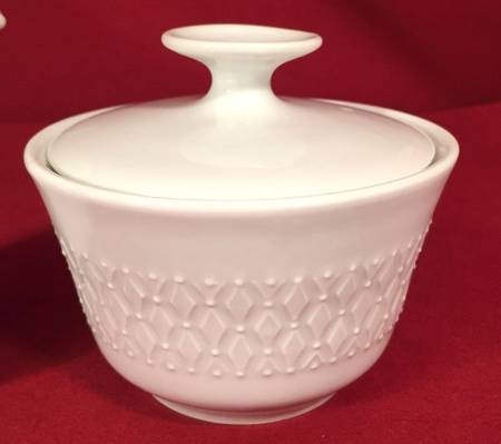 WIG377 Sugar Bowl & Lid
