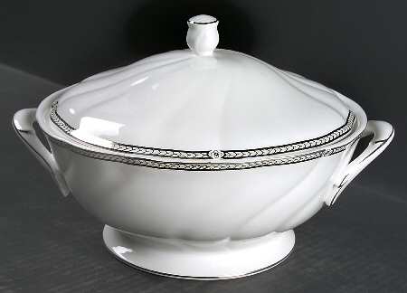 Crown Platinum Round Covered Vegetable