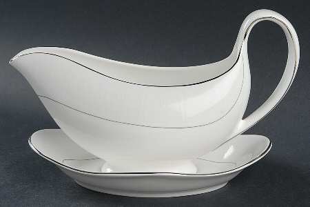 Beresford 2000 Gravy Boat & Underplate