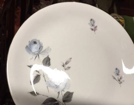 WIG385 Dinner Plate