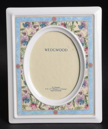 Sarah Frame-Holds 3" x 5"