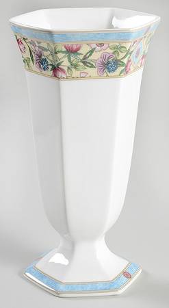Sarah 8" Vase