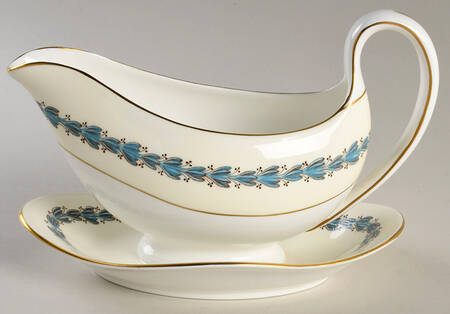 Appledore Gravy Boat with Attached Underplate