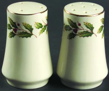 Holly Berry Salt & Pepper Set