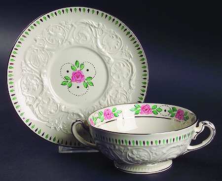 AM8094 Footed Cream Soup Bowl & Saucer Set