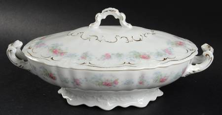 1348 Oval Covered Vegetable