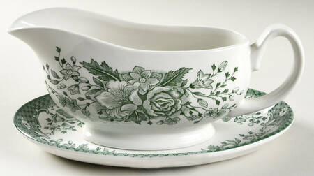 Kew Green Gravy Boat & Underplate/Relish