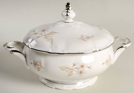 Apple Blossom Round Covered Vegetable