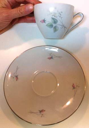 WIG460 Flat Cup & Saucer Set