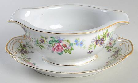 Flora Gravy Boat with Attached Underplate