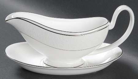 Baron's Court Gravy Boat & Underplate