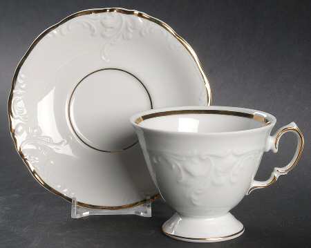 Casa Oro Footed Cup & Saucer Set