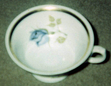 WAV25 Footed Cup